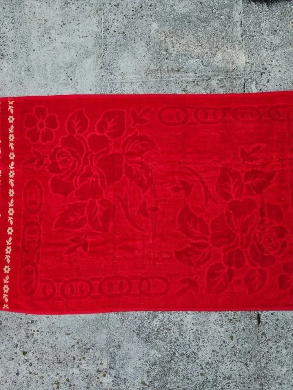 Luxury Towel Red Cotton Bath Towel Embriodered Long Towel Cotton NWT